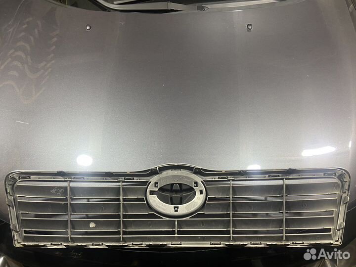 Решетка радиатора Avensis т 250