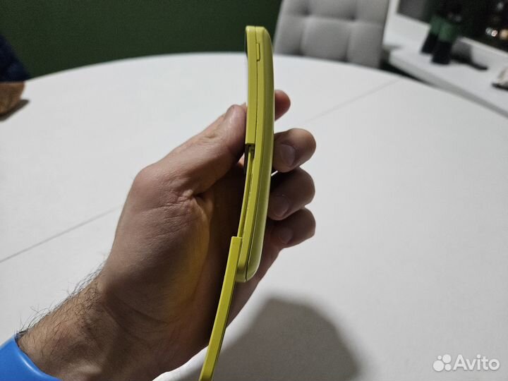 Nokia 8110 4G, 4 ГБ