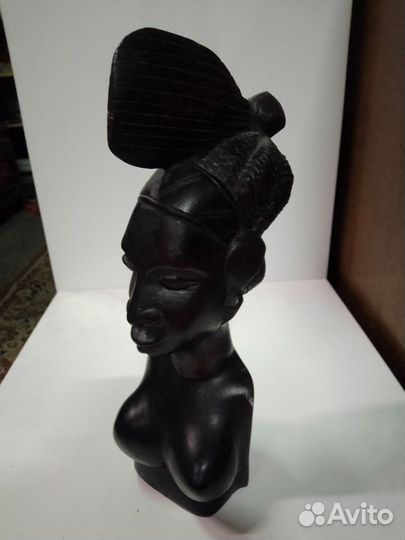 Статуэтка из дерева