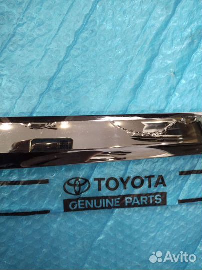 Молдинг бампера Toyota Highlander задний хром