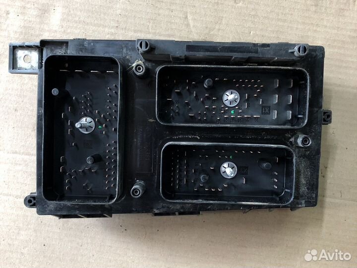 Блок предохранителей моторный Opel Astra H