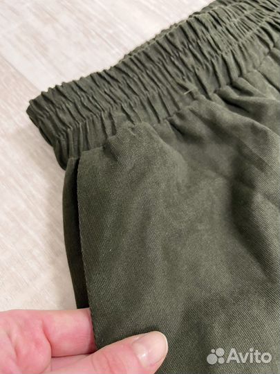 Вельветовые зеленые брюки