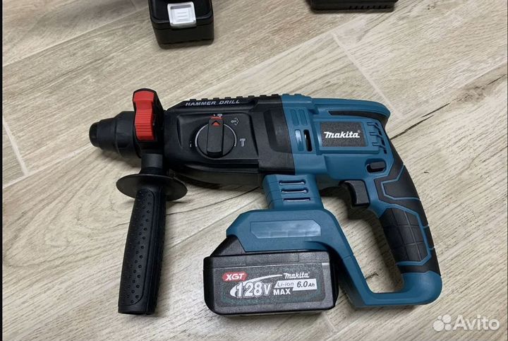 Набор аккумуляторный Makita 4в1 Новый