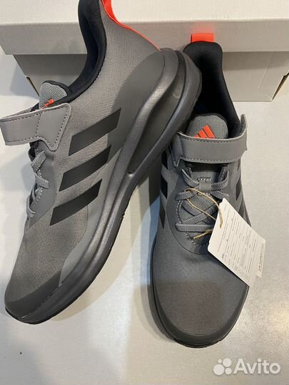 Кроссовки Adidas размер 6,5US/39,5EUR. Оригинал