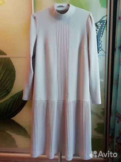 Платья костюмы женские