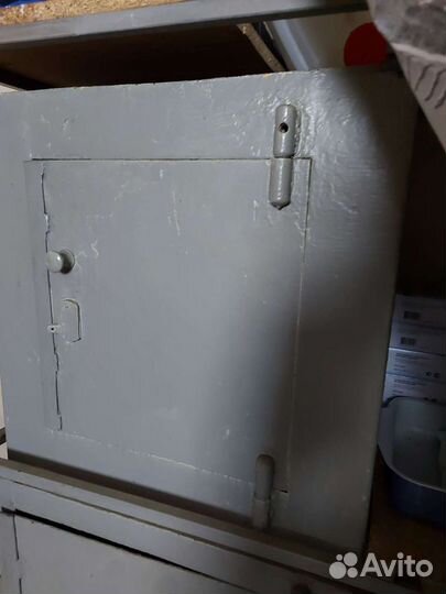 Железный сейф 2шт