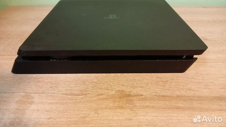 PS4 slim 1tb 2 геймпада