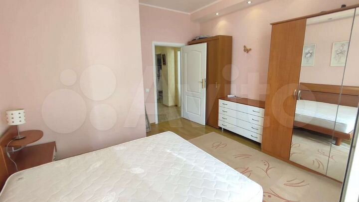 2-к. квартира, 70 м², 2/10 эт.