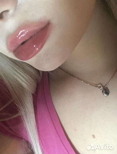 Блеск увеличивающий объем губ