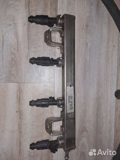 Топливная рейка Ford Focus 2