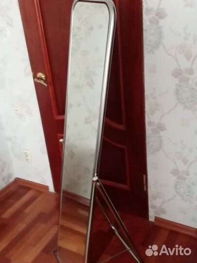 Зеркало напольное