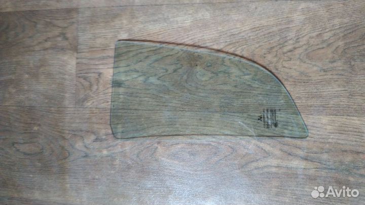 Форточка левая Mitsubishi L200 л200 2013