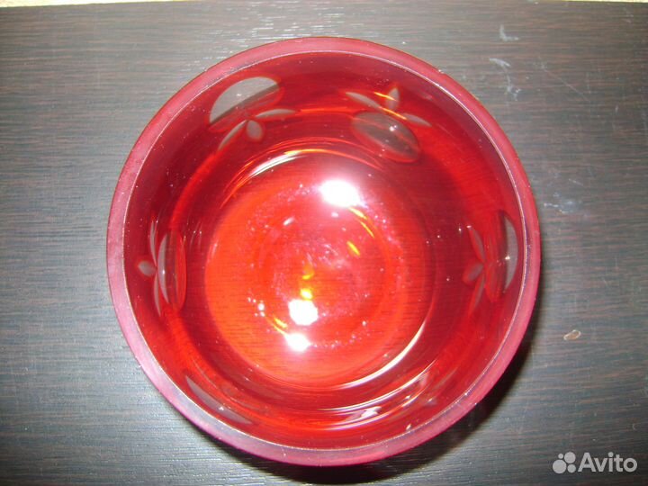 Хрусталь вазы. Конфетница красное стекло