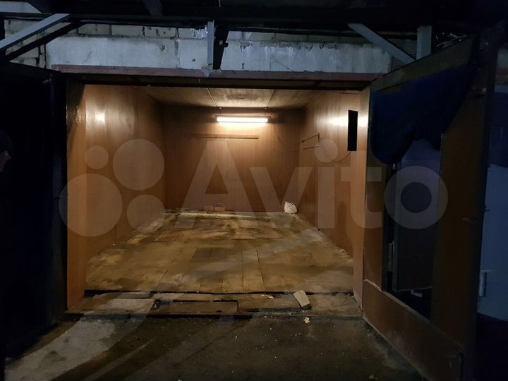 Гараж, > 30 м²