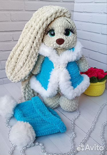 Вязанная игрушка заяц ручной работы