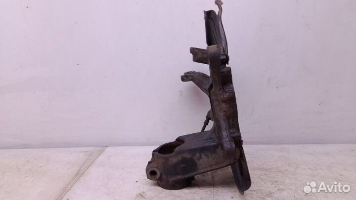 Кулак поворотный передний правый Volkswagen Tiguan