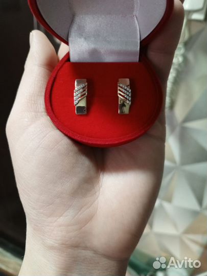 Золотые серьги