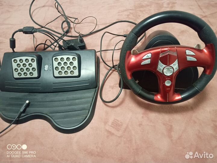 Игровой руль и педали