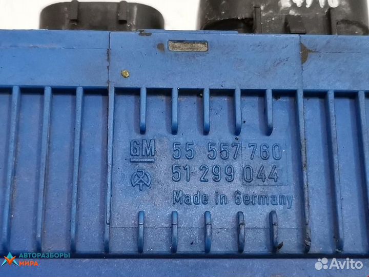 Реле накала свечей Opel Corsa D 2010 55557760