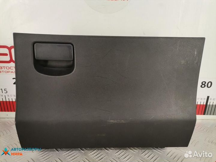 Бардачок Toyota Yaris XP9 2006 5555052140B0