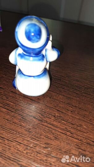 Новый Гжельский сувенир Снеговик,поросёнок,лошадь