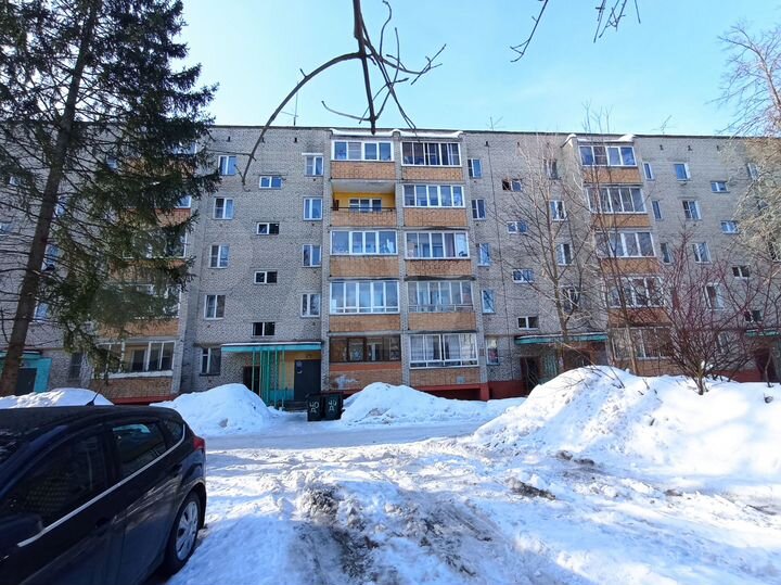 Доля в 2-к. квартире, 51 м², 5/5 эт.