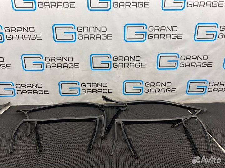 Уплотнитель стекла Mercedes-Benz E-Class W212