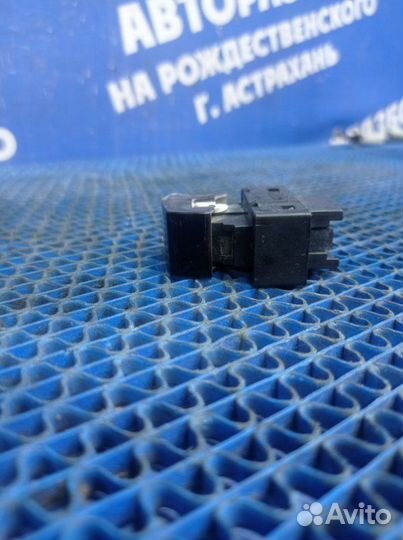 Кнопка стеклоподъемника Lifan Solano седан LF481Q3