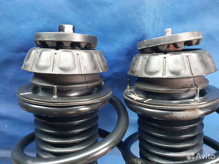 Стойки в сборе оригинал Kia Rio 4 2017-2020