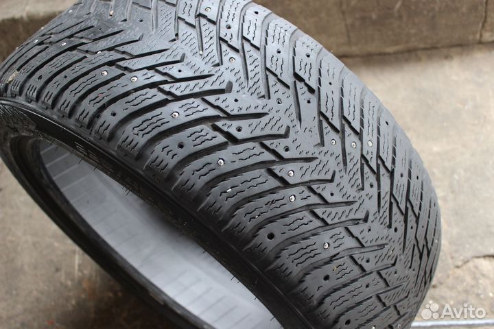 Nokian Tyres Hakkapeliitta 8 235/45 R18 98T