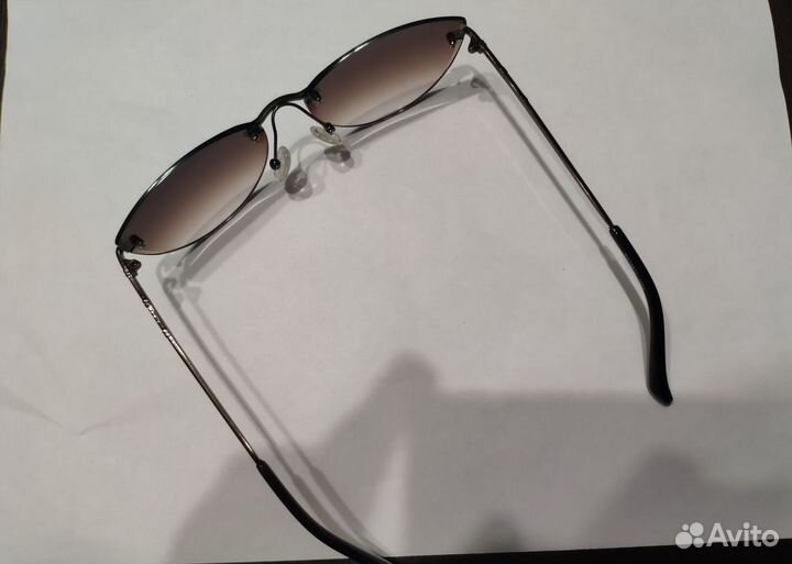 Солнцезащитные очки без оправы женские