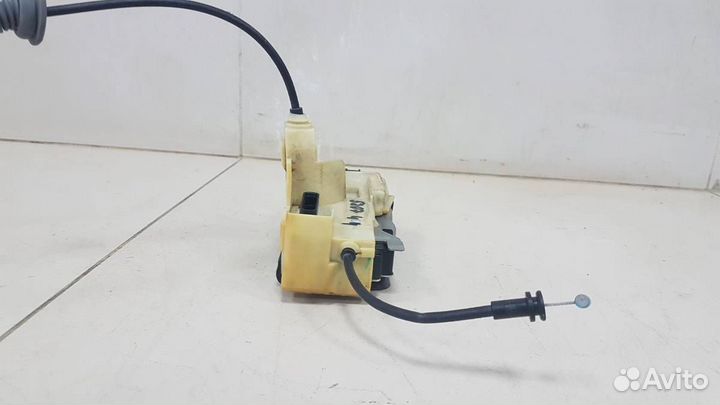 Замок двери задней правой Volvo S90