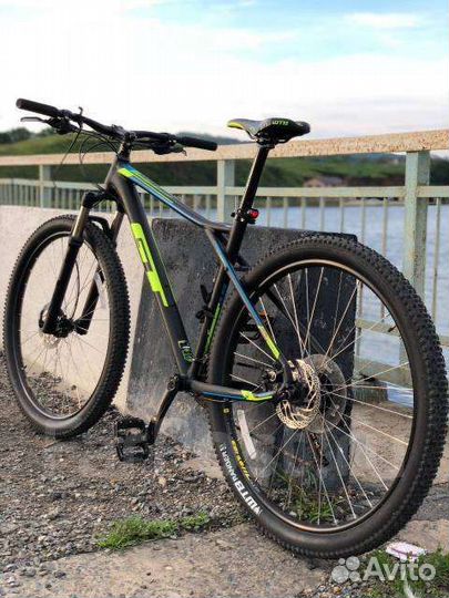 Велосипед GT avalanche expert 2018 года