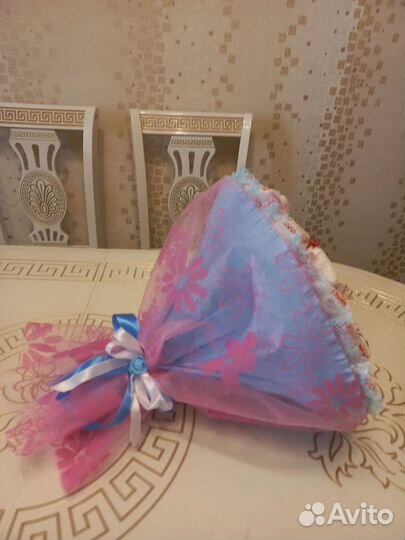 Букет с игрушками Hello Kitty и Raffaello