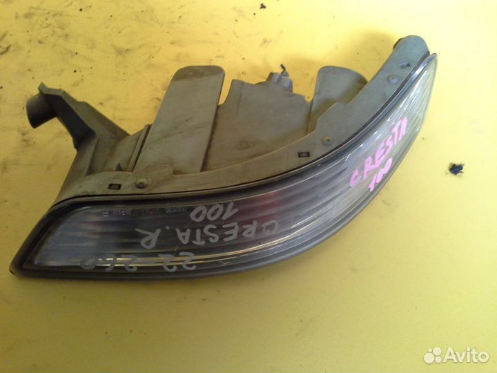 Поворотник правый Toyota Cresta JZX100