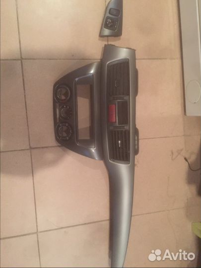 Накладка диффузоры рамка на торпедо Lanser 9