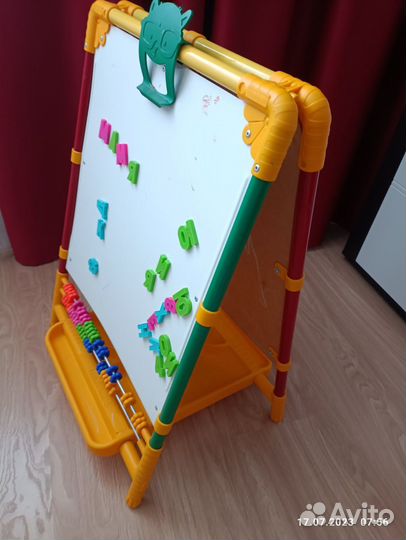 Продам мольберт