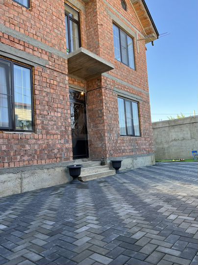 Дом 200 м² на участке 2 сот.