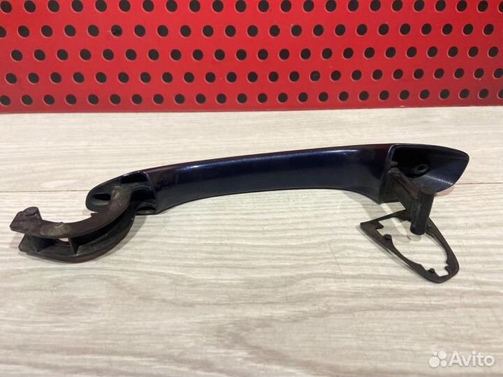 Ручка наружная передняя правая Porsche Macan 95B