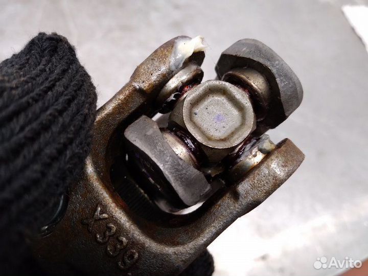 Рулевой карданчик Лада Веста 21129 2017