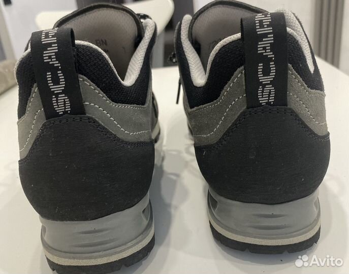 Кроссовки мужские 42 размер бу