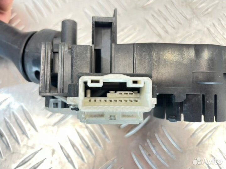 Переключатель поворотов Toyota Corolla ZRE151L