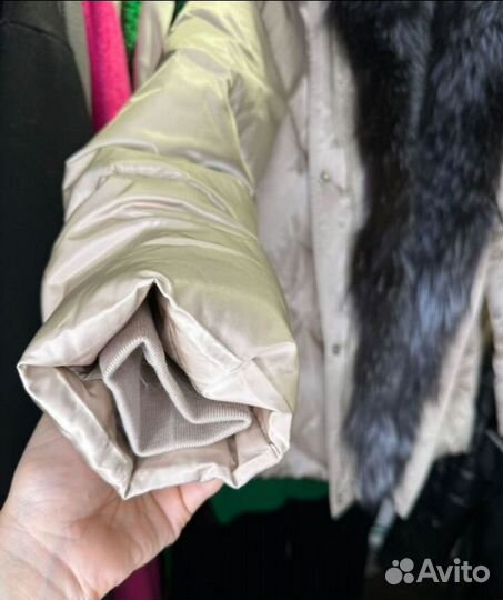 Пуховик с натуральным мехом р.44