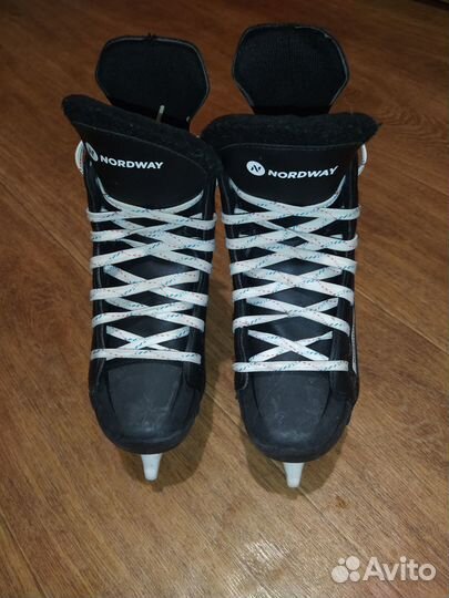 Продам коньки 35 размера