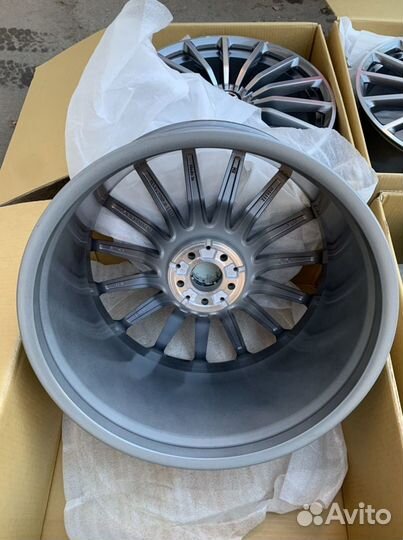 Новые диски R22 Mercedes GLS63 AMG x167 оригинал