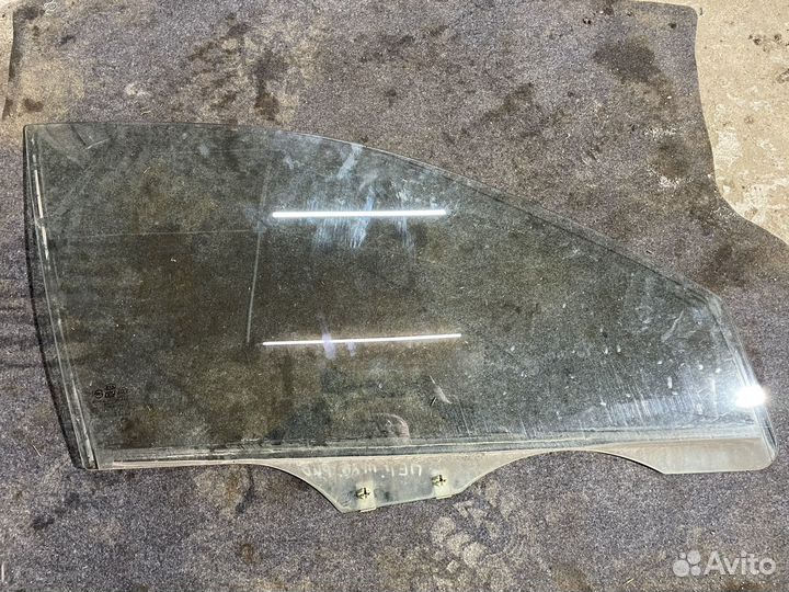 Стекло переднее правое Kia Rio 1