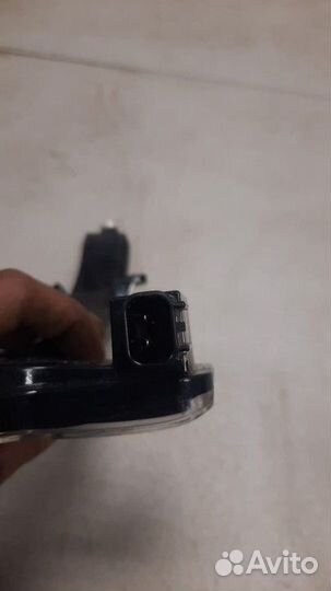 Повторитель указателя поворота в зеркало левое