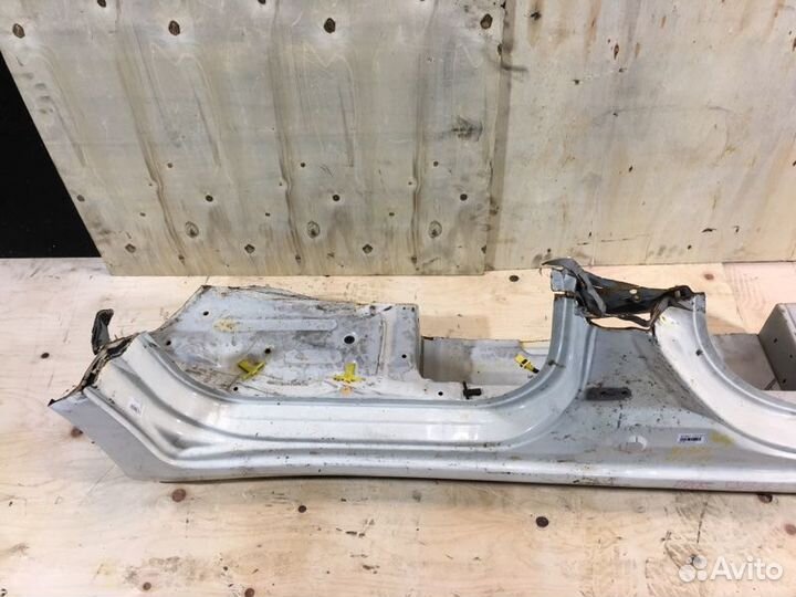 Порог правый Honda Stream RN7 R18A 2007