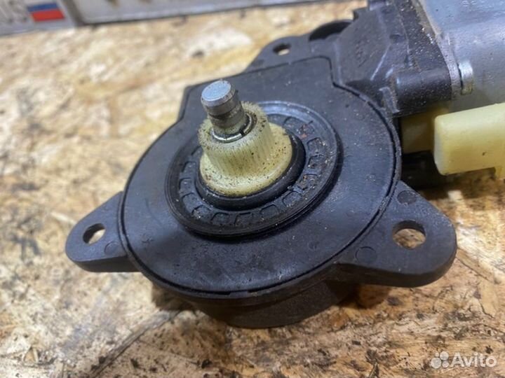 Моторчик стеклоподъемника Ford Fusion 1.4 2008