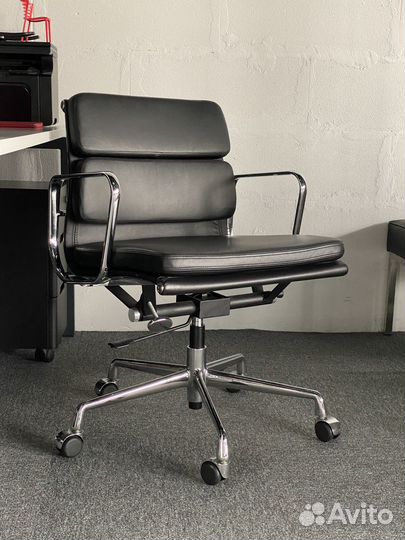 Кресло Eames Soft Pad Office Chair EA 217